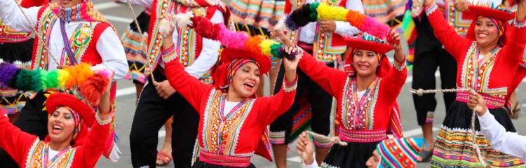 Conoce más sobre las coloridas danzas y fiestas del Perú 